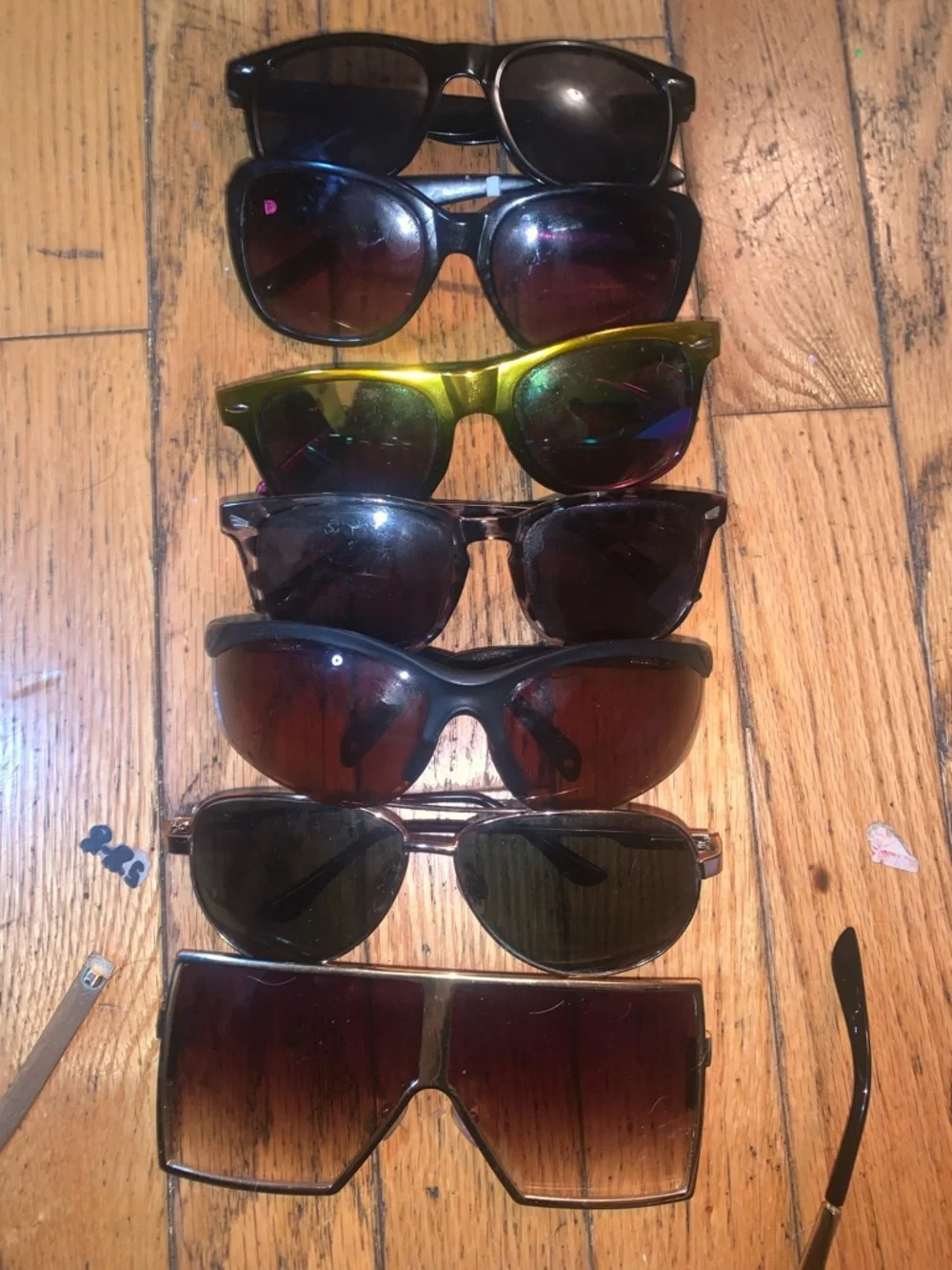 Variety Sunglasses $7 2 and 4 are sold - Picture 3 of 16